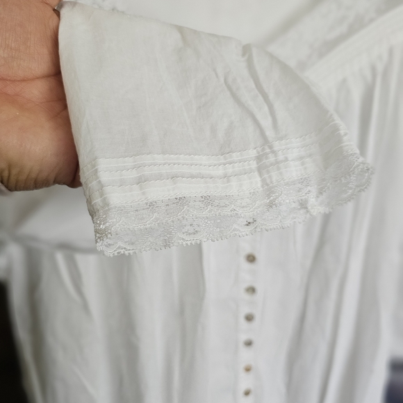 Eileen West White Lace-Trimmed Nightgown - Picture 4 of 7